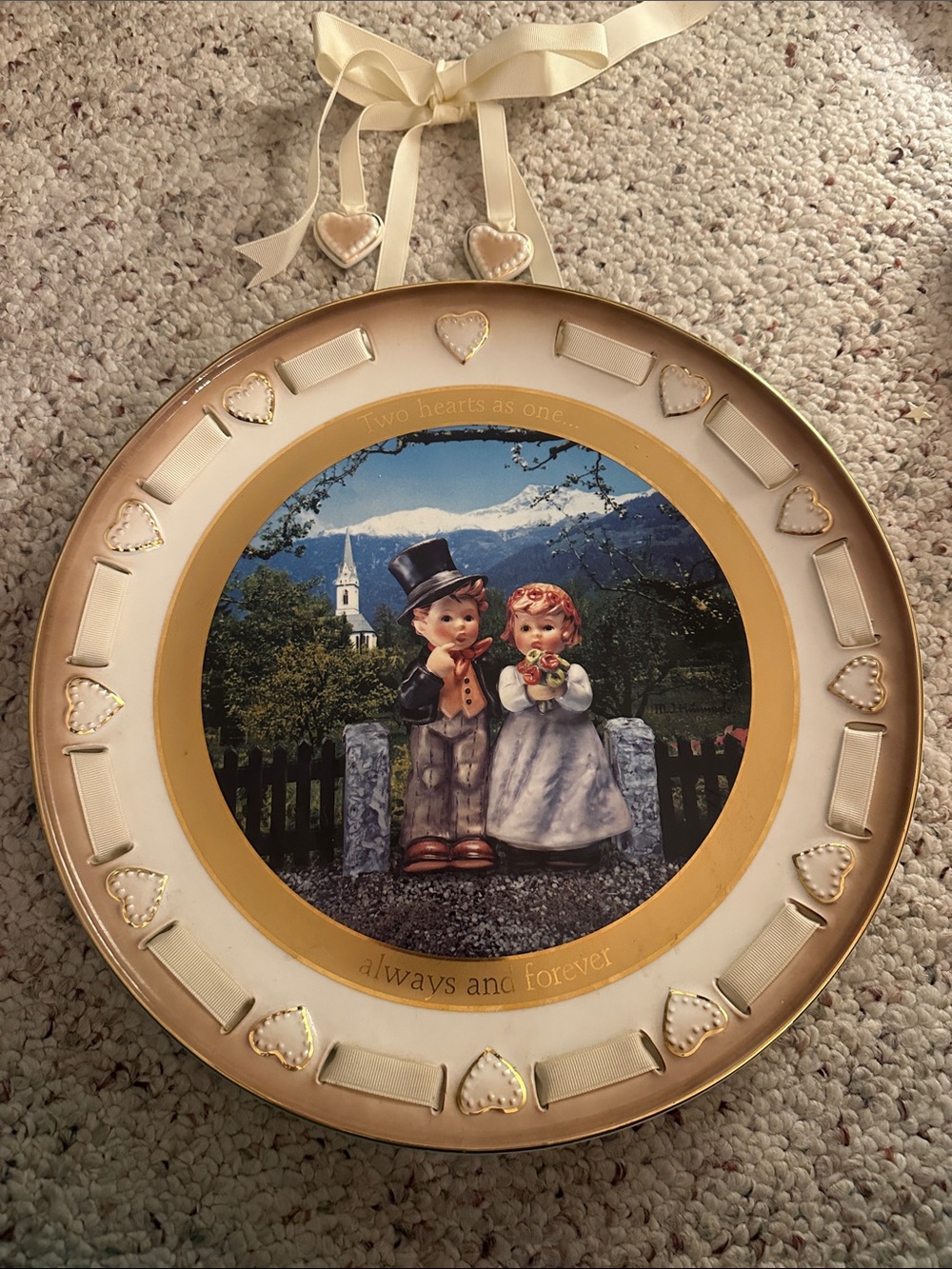 M.I. Hummel "Dearly Beloved" collector wall plate by Goebel and the Danbury Min
